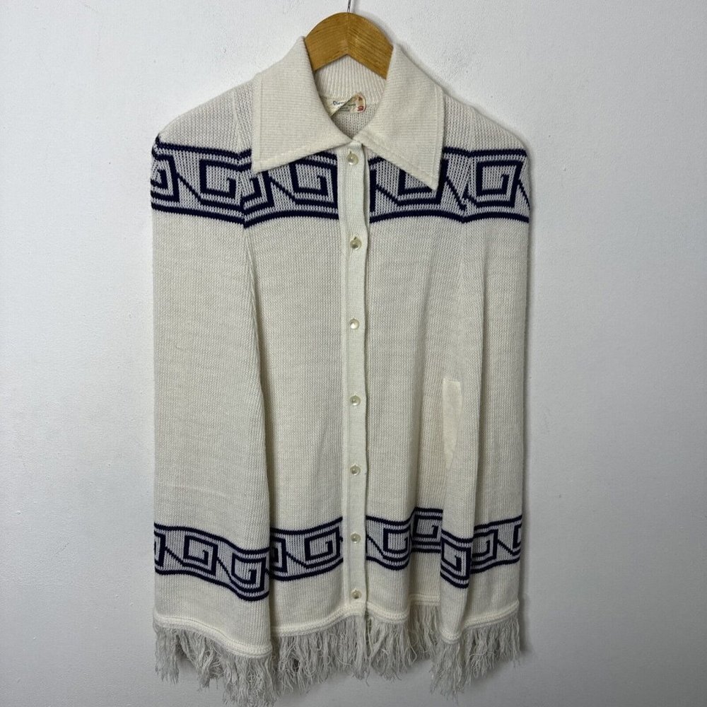 Vintage Diament Woman 70s Poncho Knit Fringe Inuit Aztec Woman M/L